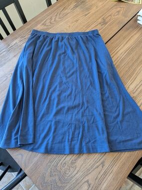 Country Store Women's Blue Long Skirt Size Large Elastic Waist